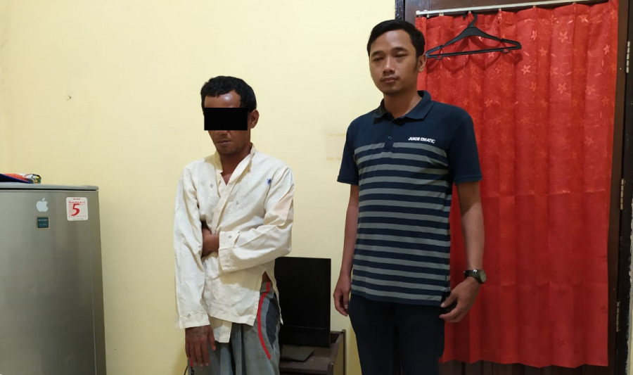 Pelaku pencurian yang diamankan Polsek Samarinda Ulu Jumat (16/8) subuh tadi. ( Foto: Nancy / korankaltimcom)