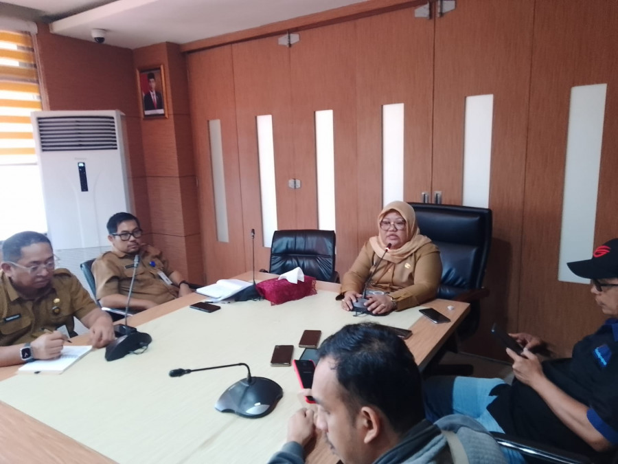 DPU Kota Balikpapan menggelar konferensi pers bersama awak media, di ruang rapat Balaikota Pemkot Balikpapan, Selesa (2/1/2024). (La Eko-Korankaltim)