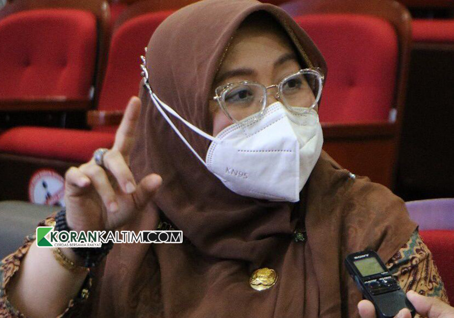 Plt Kepala Dinkes Kaltim, Masitah. (Foto: Permata S. Rahayu/korankaltim.com)