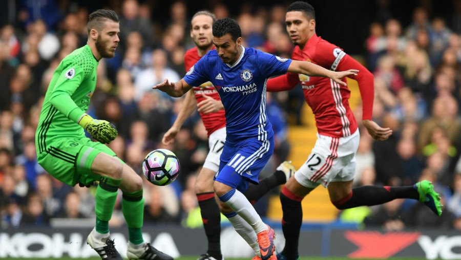 Pedro Rodriguez (tengah) pemain sayap Chelsea yang paling berpengalaman di kancah Eropa dan mengincar lagi trofi juara. (dailymail)