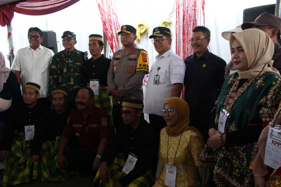 Anggota DPRD Kaltim Darlis Pattalongi Tinjau Kota Bontang untuk Pemantauan pada Pilkada 2024. (Foto: Dok.humasdprdkaltim)