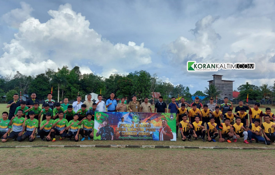 Pembukaan Liga Santri di wilayah Kabupaten Kubar yang dilaksanakan di lapangan bola Makodim 0912/KBR pada Senin (20/6/2022). (Foto: Handayan/Korankaltim.com)