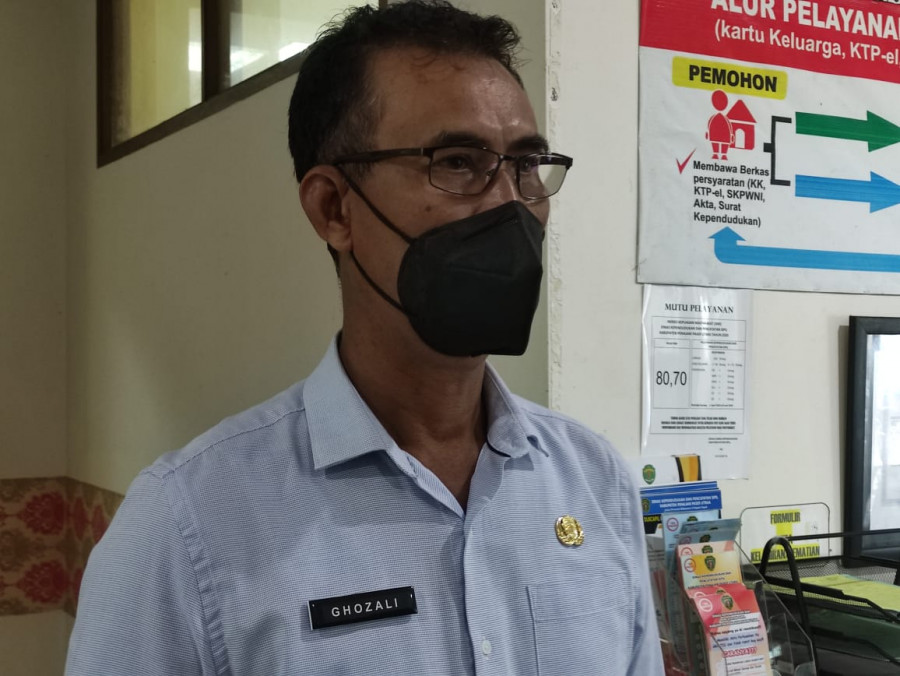 Kepala Bidang Pengelolaan Informasi Administrasi Kependudukan Disdukcapil PPU Ghozali. (Erwin/Korankaltim.com)
