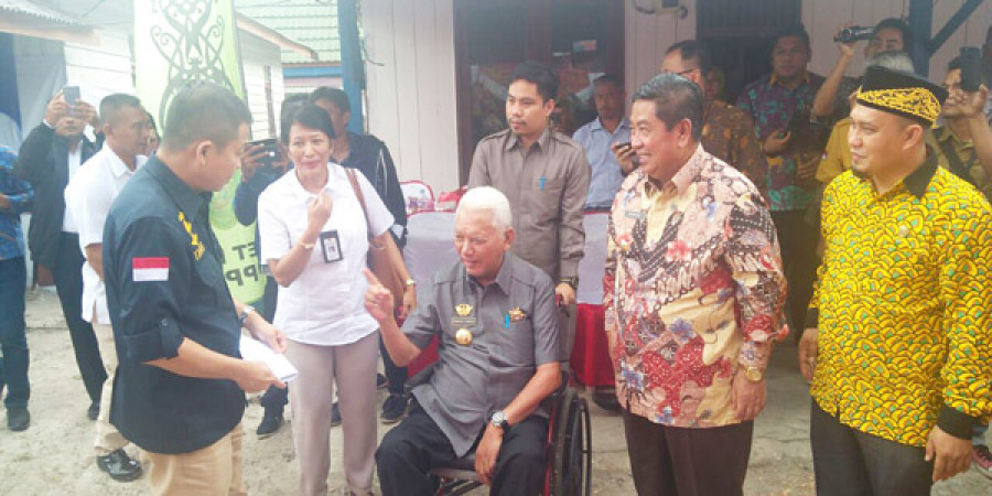 Menteri Ignasius Jonan bersama Gubernur Kaltim Awang Faroek Ishak, dan Bupati Penajam Paser Utara (PPU). (istimewa)
