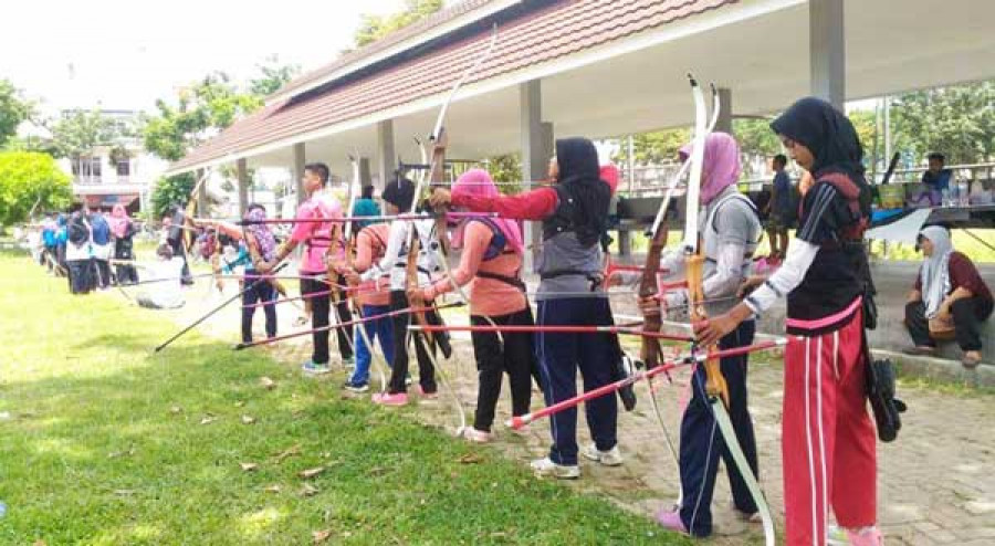 Atlet-atlet Samarinda saat menjalani seleksi kemarin di Lapangan Panahan Karang Paci.