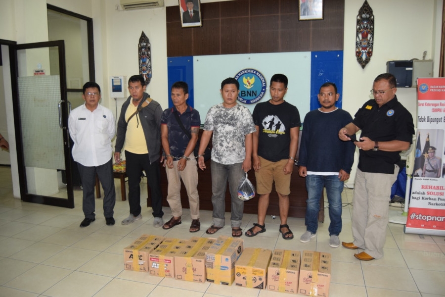Empat pelaku yang diamankan petugas BNN RI dan Kaltim ditempat berbeda. (Foto: IST/korankaltimcom)