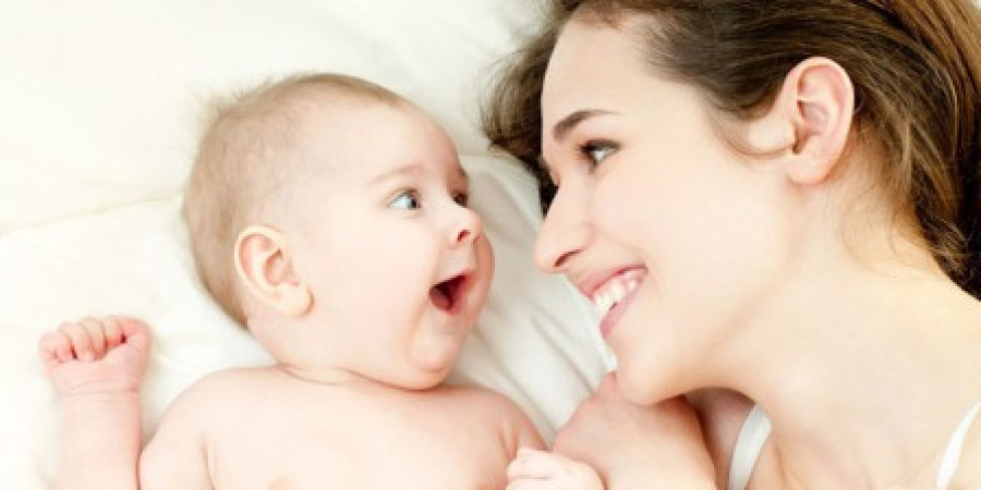Kontak Mata Bantu Kembangkan Keterampilan Komunikasi Bayi