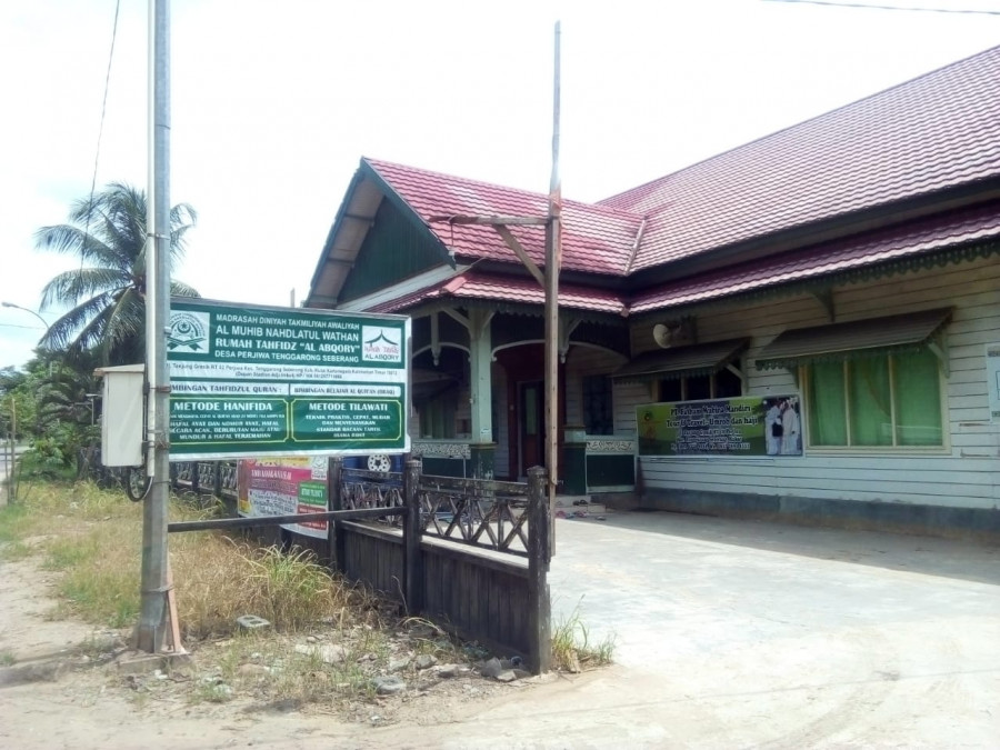 Lembaga Pendidikan Tahfiz Quran yang jaraknya berdekatan dengan Wisma Atlet Komplek Stadion Aji Imbut Tenggarong Seberang (Foto: Heri/korankaltimcom))