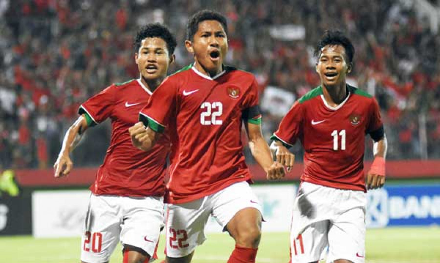 HARUS MENEPI: Usia sudah melewati batas, Muhammad Fajar Fathur (depan) tak bisa membela Timnas Indonesia U-16 di Piala Asia bulan depan.