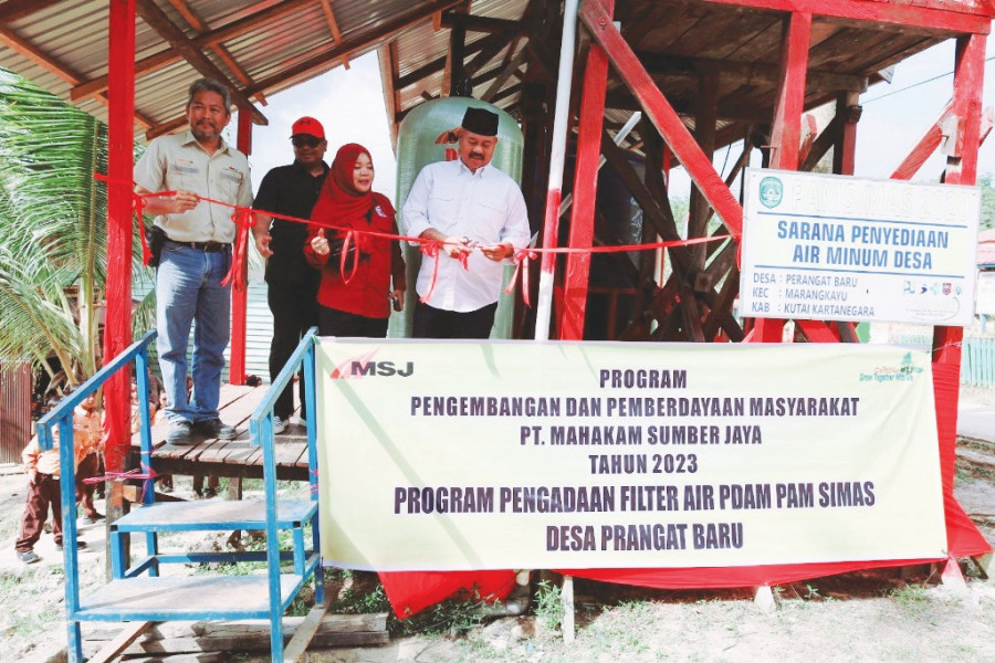 Bupati Edi resmikan Pamsimas Prangat Baru. (Foto: PRokom)