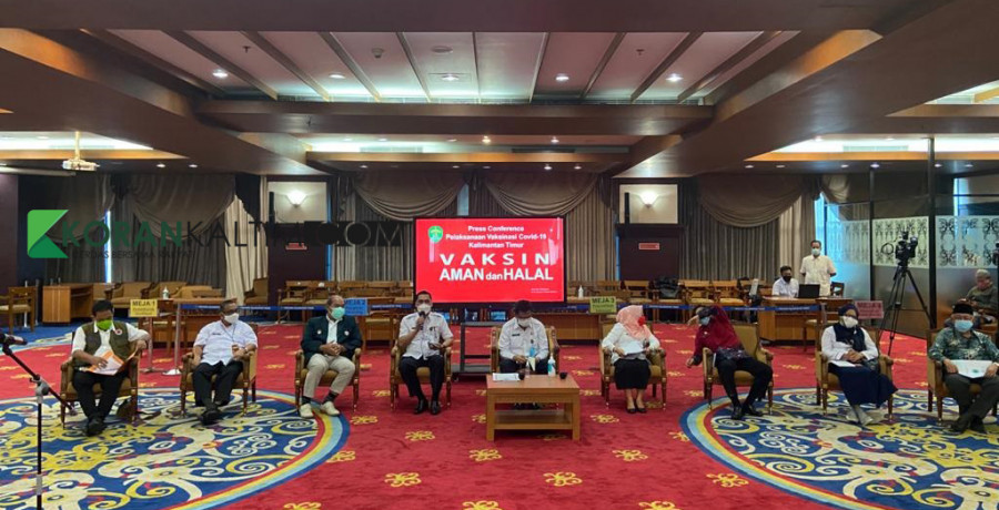 Konferensi pers yang dihadiri Ketua Majelis Ulama Indonesia (MUI) Kaltim, Hamri Has di Kantor Gubernur Kaltim (Foto: Permata/korankaltim.com)