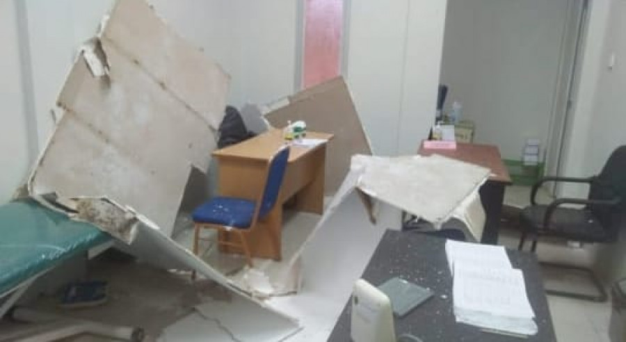 Tangkapan layar vidio plafon ambruk di UPT Puskesmas Semoi II Kecamatan Sepaku. (Istimewa)