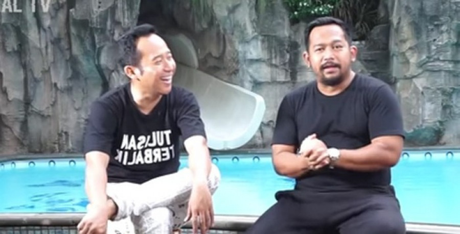 Bedu (kanan) bersama Denny Cagur. (grid.id)