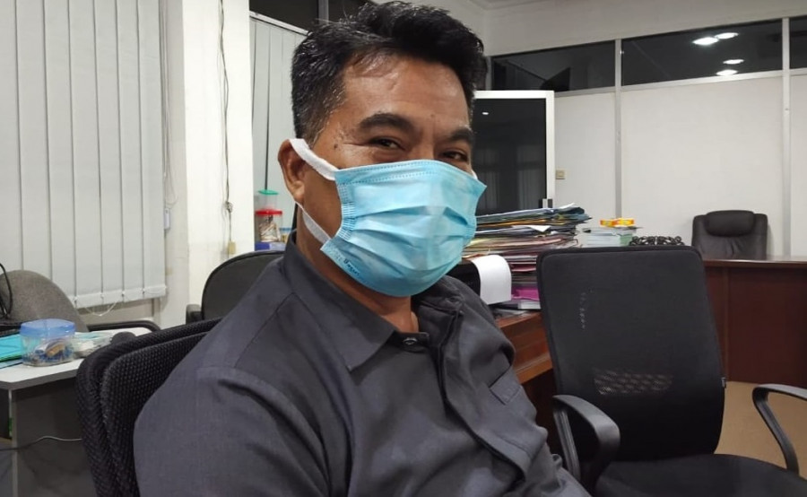 Ketua DPRD Paser Hendra Wahyudi dan Anggota Komisi 1 DPRD Paser Hamransyah. (Foto: Dwi Cahyo / Korankaltim.com)