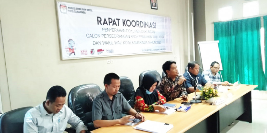 Rapat Koordinasi Penyerahan Dokumen Dukungan Calon Perseorangan Pada Pemilihan Walikota dan Wakil Walikota Samarinda Tahun 2020dipimpin langsung Ketua KPU Samarinda, Dihadiri Para LO Calon Perseorangan. (Foto: Romi/Korankaltim.com)