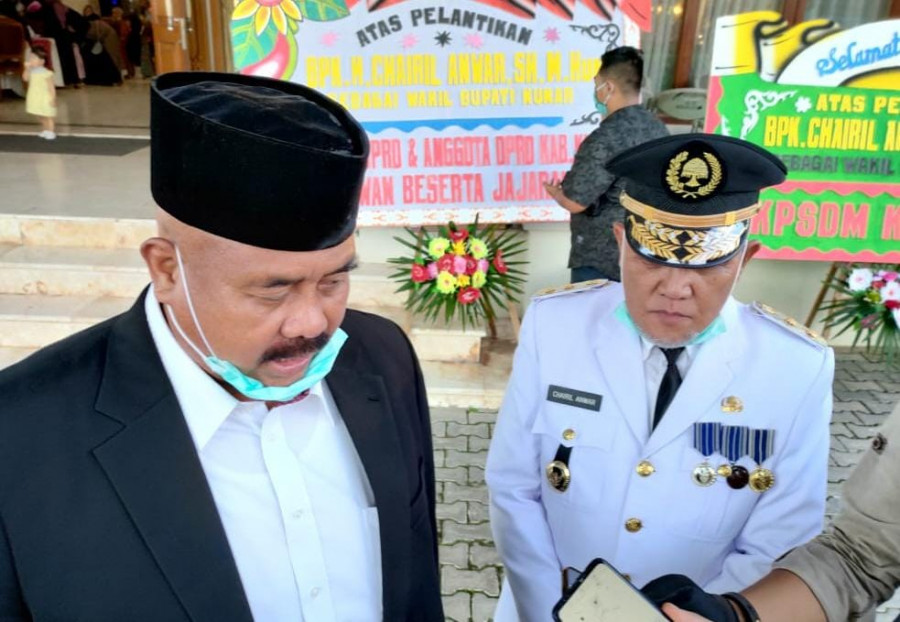 Bupati Kukar Edi Damansyah (kiri) dan Wakil Bupati Kukar Chairil Anwar. (Foto: Reza Fahlevi/Korankaltim.com)