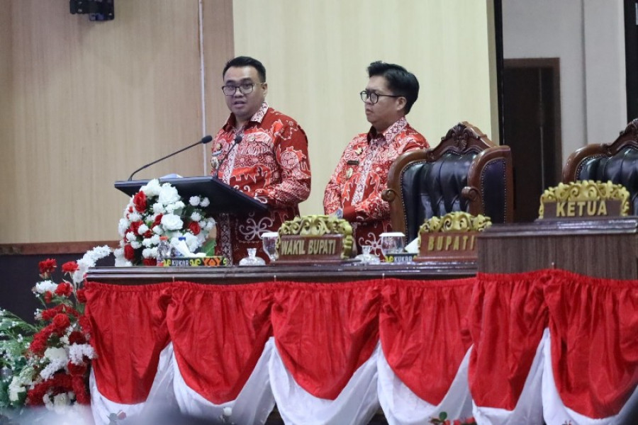 Wabup Kukar Aulia-Rendi saat sampaikan Visi Misi Program “Kukar Idaman Terbaik” di Rapar DPRD Kukar. (Foto: Prokom)