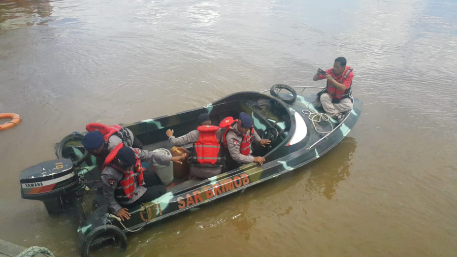 Tim SAR Brimob saat melakukan penyisiran saat ini