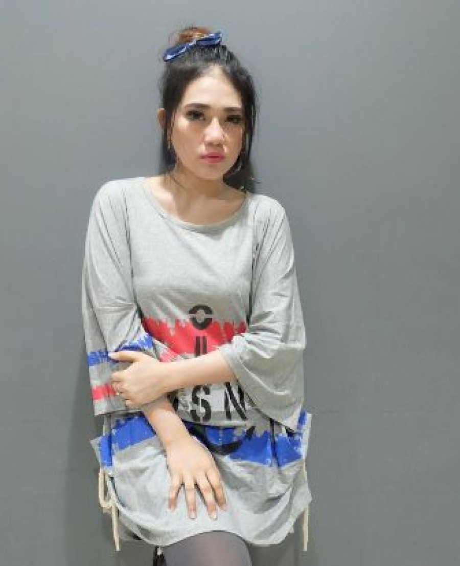 Via Vallen Beli Clutch Gucci Harga Rp 54 Juta