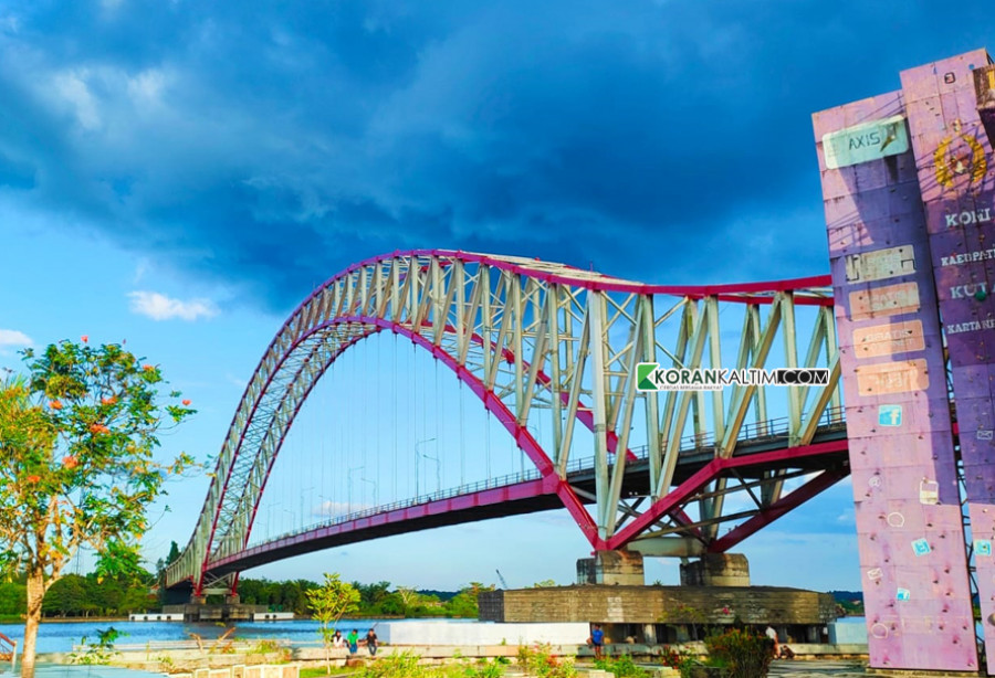 Jembatan Kutai Kartanegara. (Foto: Reza Fahlevi/Korankaltim.com)