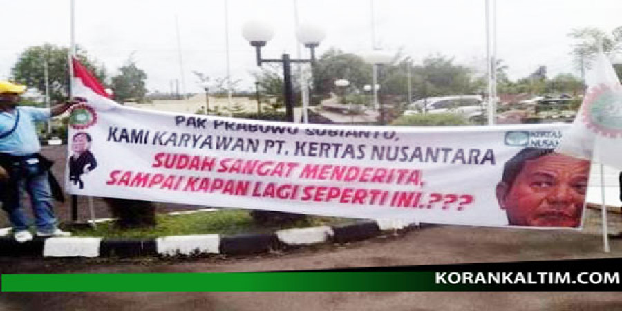 Aksi demonstrasi karyawan PT KN beberapa lalu dikantor Disnaketrans Berau (Foto: Indra/korankaltim.com)