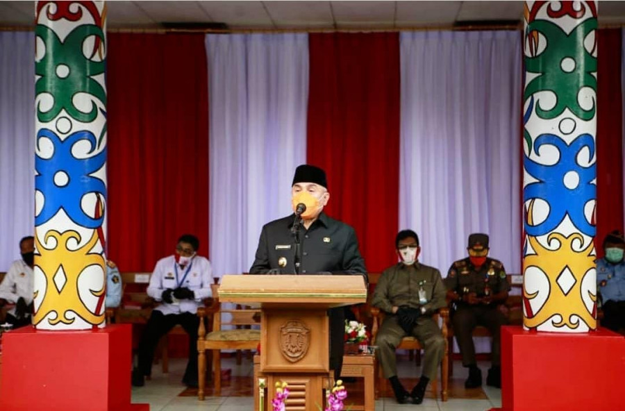 Gubernur Kaltim, Isran Noor saat menyampaikan pidatonya dalam acara penyerahan remisi umum di Lapas Kelas IIA Samarinda (Foto: Humas Pemprov Kaltim)