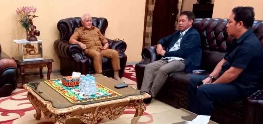 Plt Bupati Kukar saat ditemui PT BBP di Rujab Wakil Bupati Kukar. (Foto: istimewa)