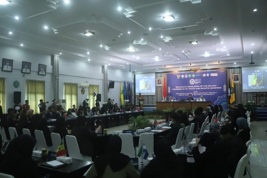 Sidang simulasi diplomatik pemuda yang digelar di Aula Rektorat Unmul. (Foto: Rafik/Korankaltim.com)