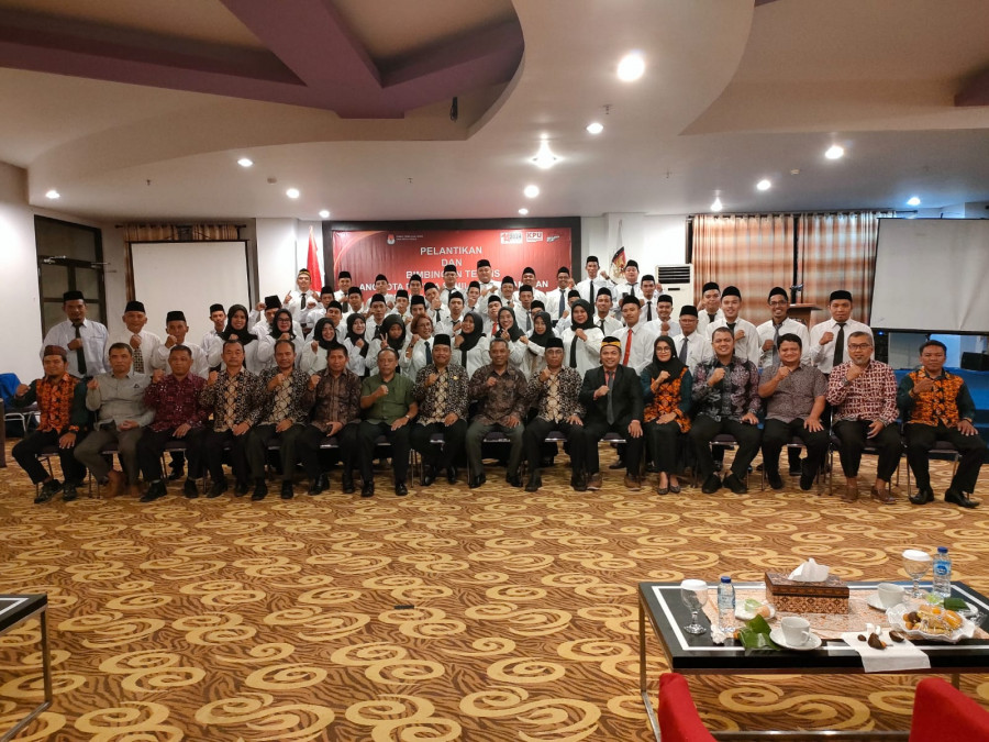 Pelaksanaan Pelantikan dan Bimtek PPK oleh KPU Paser ( Foto: Foto : Dwi Cahyo / Korankaltim.com )