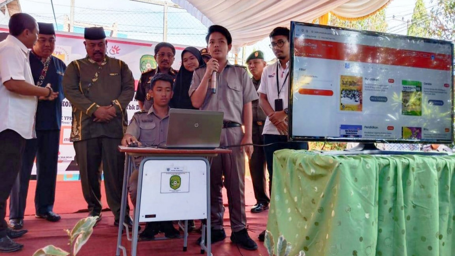 Uji coba program sekolah digital di SMK YPK Tenggarong pada Kamis (13/2/2020) (foto: Istimewa/humas)