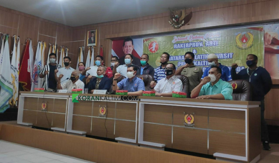 Rakerprov ABTI Kaltim, yang dibuka langsung oleh Ketua KONI Kaltim Zuhdi Yahya Selasa (6/4/2021) yang saat ini tengah berlangsung. (Foto: Nancy/korankaltim.com)