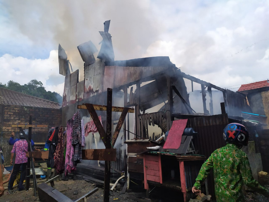 Api menghanguskan 1 bangunan rumah di Jalan Pesut Gang 2 Kelurahan Samarinda Ilir