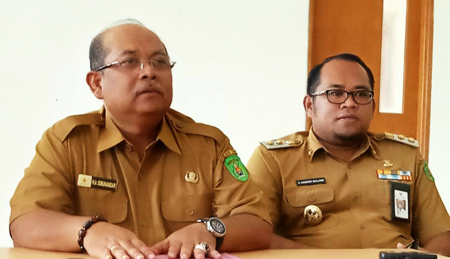 Bupati Ismunandar dan Wabup Kasmidi Bulang saat memberi penjelasan. ( Foto: Zulhamri/korankaltimcom)