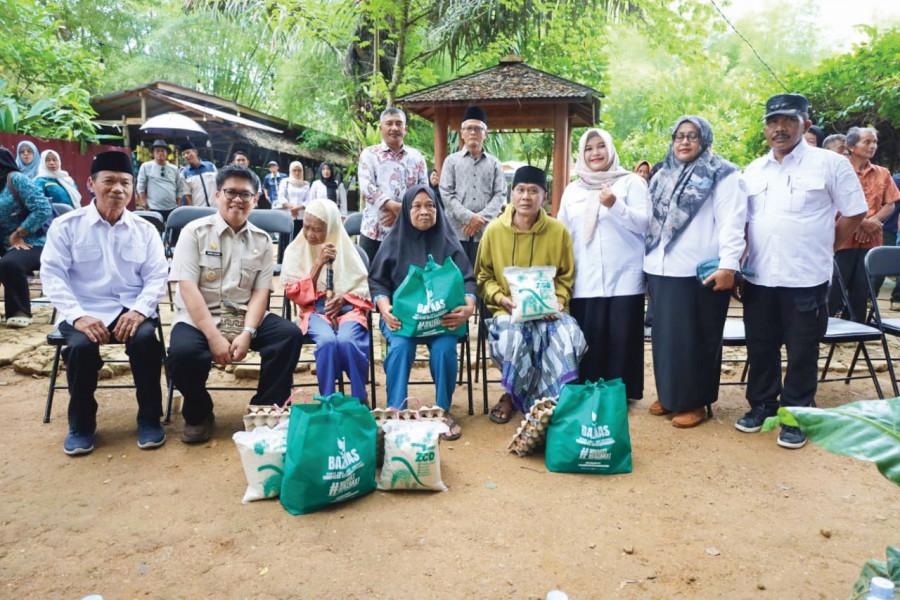 Wabup Kukar Rendi Solihin saat melakukan kunjungan kerja di Tenggarong Seberang. (Foto: Prokom)