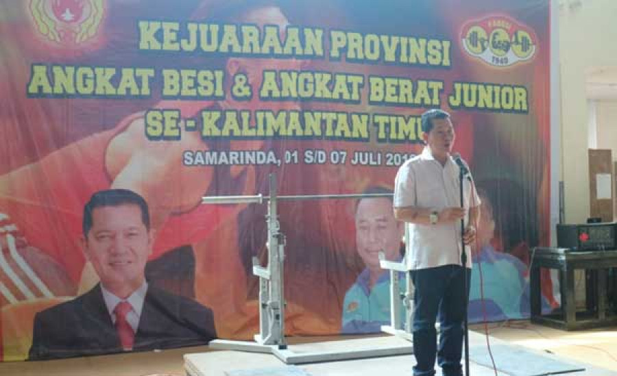 Ketua KONI Kaltim, Zuhdi Yahya, Saat membuka secara resmi Kejurprov Junior Angkat Besi dan Berat Rabu (4/7) siang ini