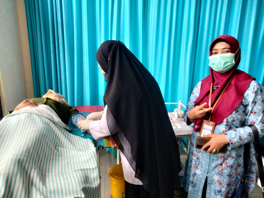 Layanan KB oleh DP2KB Kukar. (Foto: Dok.Korankaltim.com)