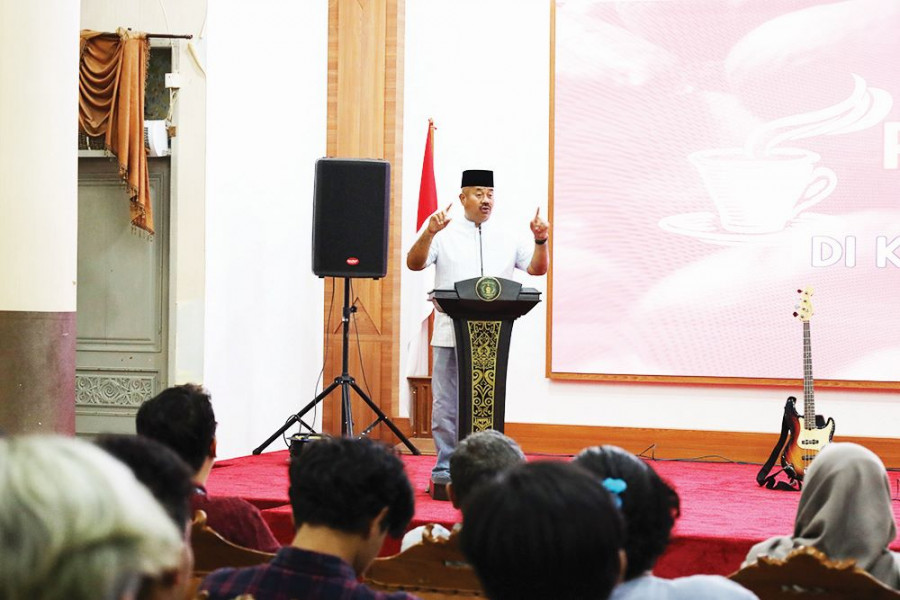 Bupati Edi Damansyah saat membuka pelatihan kewirausahaan barista. (Foto: Prokom)