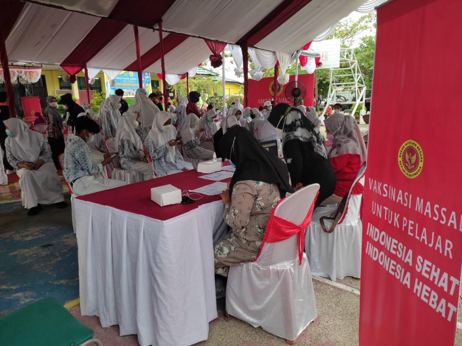 Proses Vaksinasi Yang di Lakukan Oleh Badan Intelejen Negara (BIN) Daerah Kalimantan Timur wilayah Bontang. (Romi/korankaltim.com)