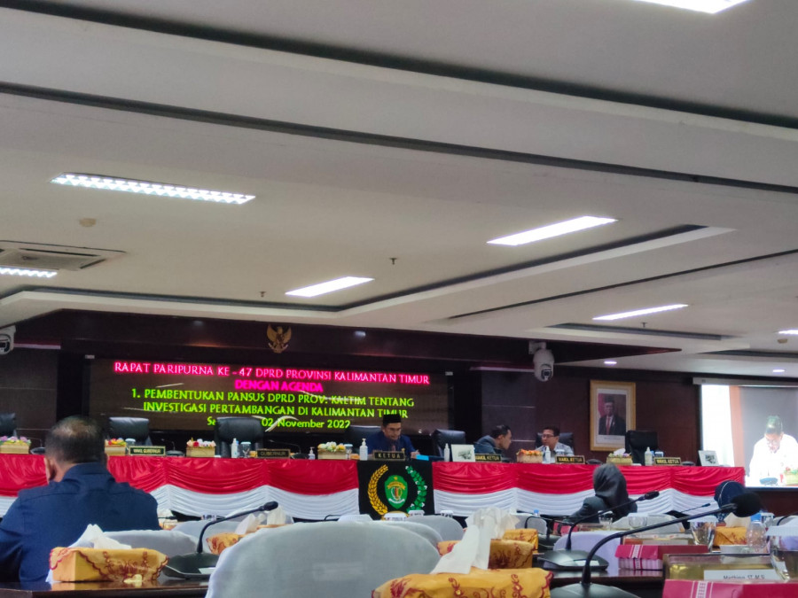 Suasana Rapat Paripurna ke-47 tentang pembentukan pansus investigasi pertambangan (Claudius Vico/Korankaltim.com)