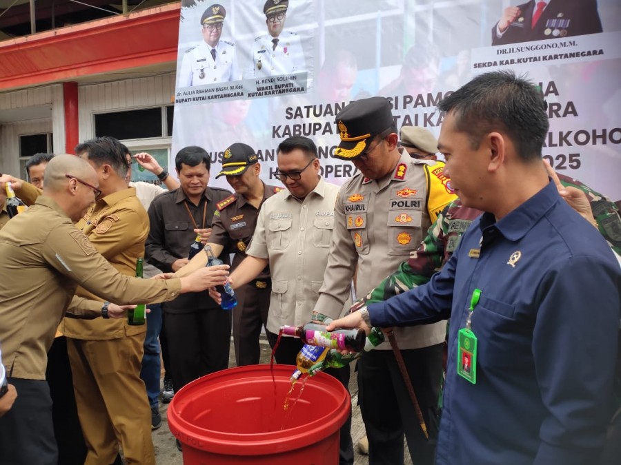 Pemusnahan miras oleh Forkopimda (ist)