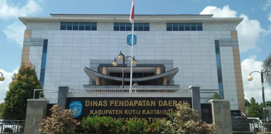 Kantor Bapenda Kukar ( Foto: Reza Fahlevi/korankaltimcom)