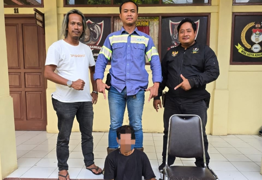 Pelaku saat diamankan tim Polsek Loa Janan (Ist)