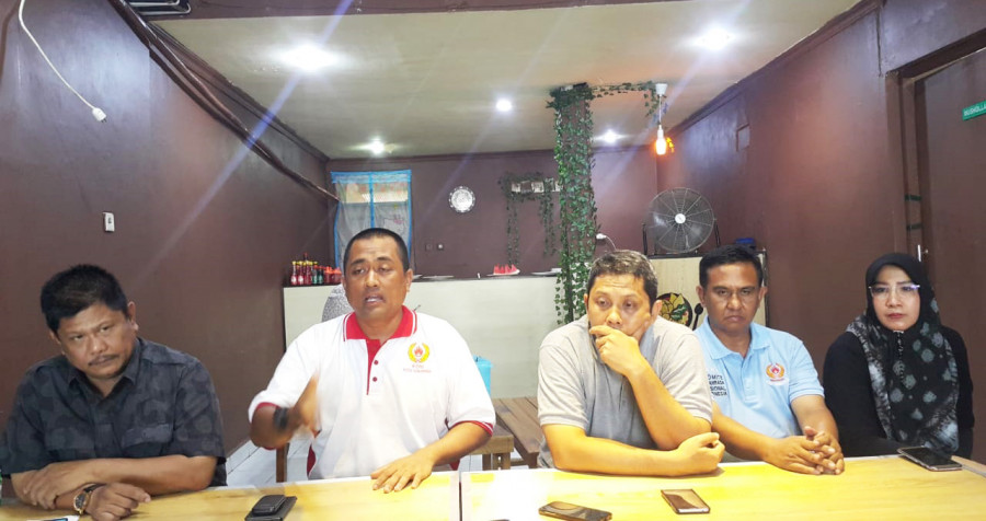 Ketua KONI Samarinda, Ade Sukma Yudhy saat menggelar konpres kepada wartawan siang tadi