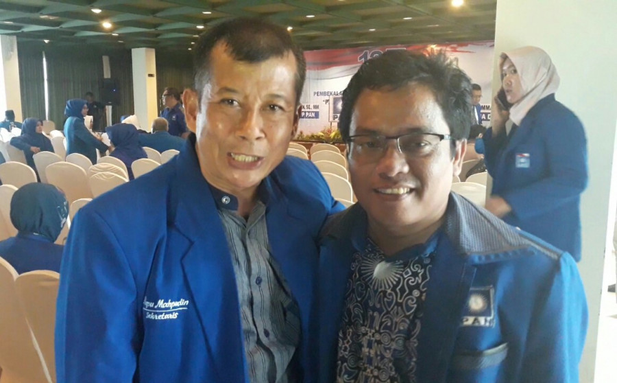 Sekretaris DPC PAN Balikpapan, Pupuh Mahpudin (kiri) bersama Sekjed DPW PAN Kaltim, Zain Taufik Nurrohman (kanan)