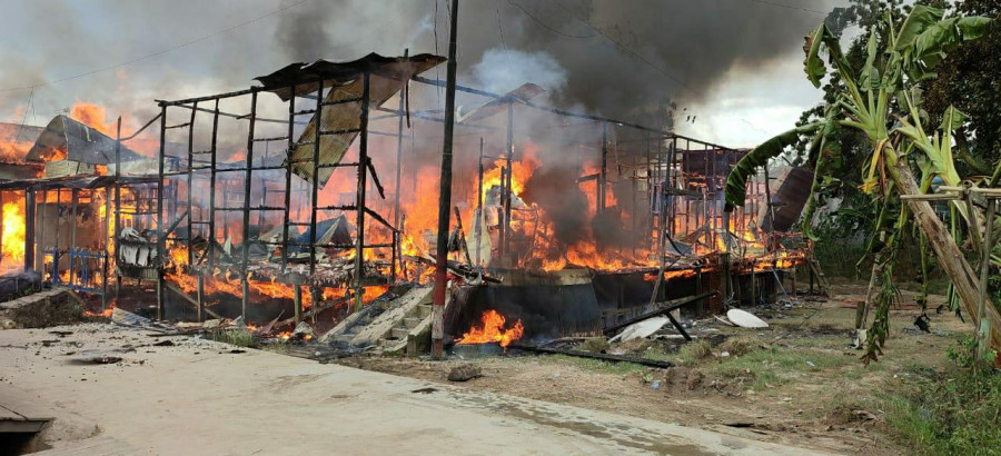 Banguan rumah dan bangsal yang dilahap api di Jalan Perjuangan RT 103 Gang Sedikit Kelurahan Sungai Pinang Dalam Kecamatan Sungai Pinang Senin (20/9/2021) hari ini. (Foto: Istimewa)