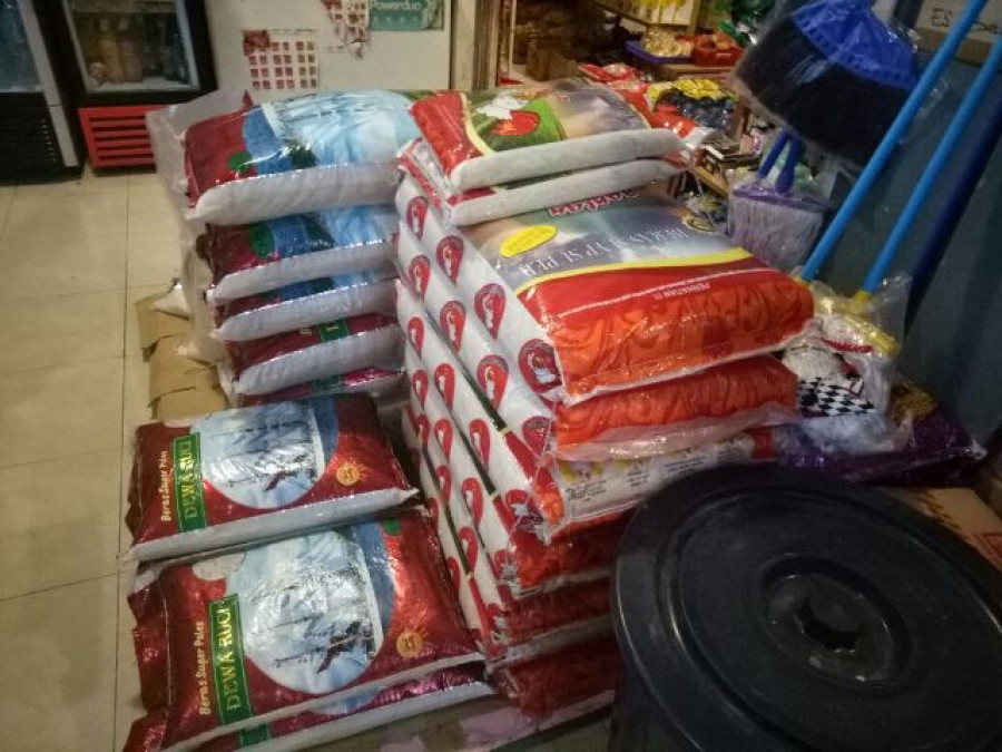 BERAS: Harga beras asal Sulawesi di pasaran mengalami kenaikan. Sedangkan harga beras asal Jawa cenderung turun.
