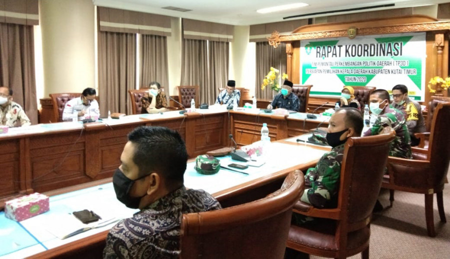 Suasana Rakor Tim Pemantau Perkembangan Politik Daerah(TP3D) di Ruang Arau Kantor Setkab Kutim (Foto: Zulhamri/korankaltim.com)