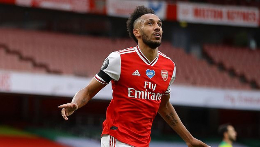 Tak sekadar mencetak gol, Pierre-Emerick Aubameyang juga mencatatkan sejarah bersama Arsenal saat mengalahkan Norwich City. (dailymail)