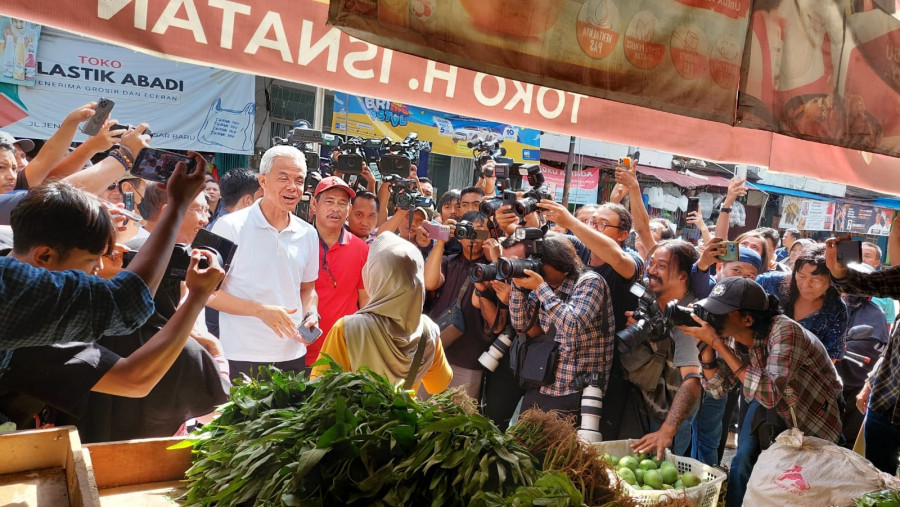 Ganjar Pranowo saat menyapa pedagang di Pasar Klandasan Balikpapan