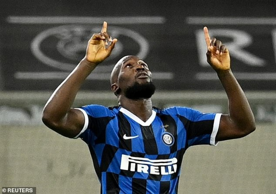Terus mencetak gol dalam 10 laga terakhir bersama Inter Milan membuat Romelu Lukaku jadi bomber andalan Nerazzurri. (dailymail)